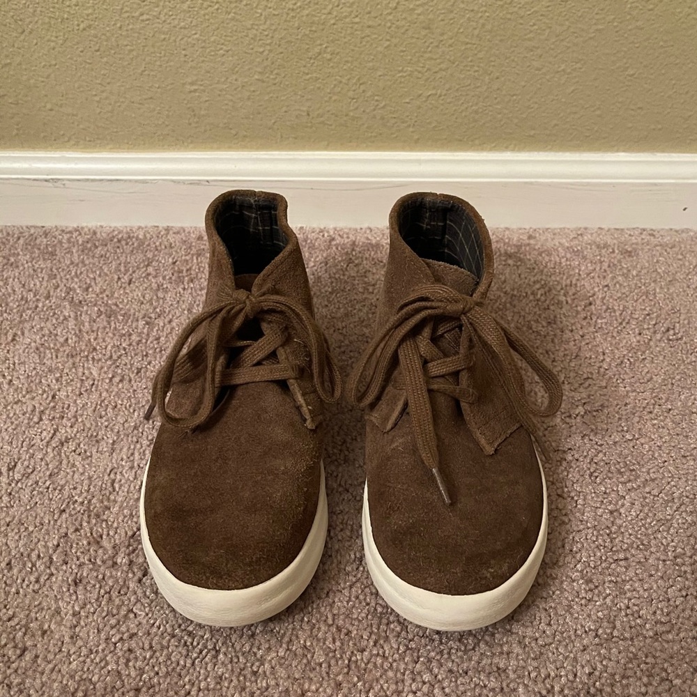 Omega suede ankle boots